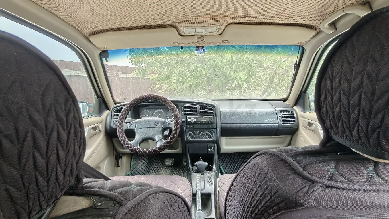Volkswagen Passat, 1993