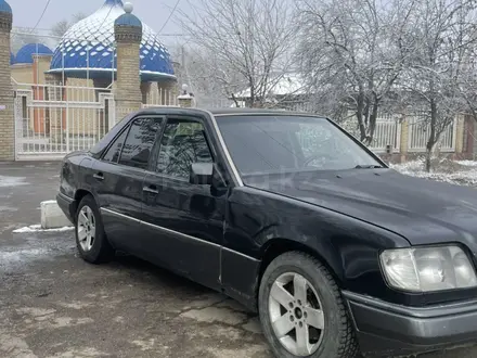 Mercedes-Benz E 220 1994 года за 1 650 000 тг. в Алматы – фото 3