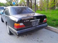 Mercedes-Benz E 300 1992 года за 1 200 000 тг. в Алматы