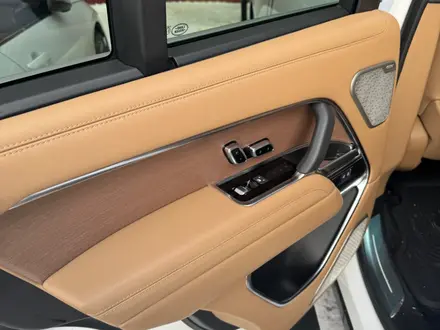Land Rover Range Rover 2024 года за 125 000 000 тг. в Астана – фото 14