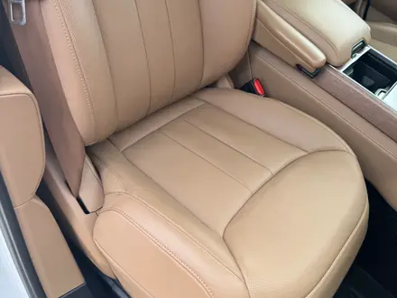 Land Rover Range Rover 2024 года за 125 000 000 тг. в Астана – фото 25