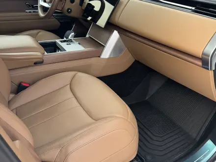 Land Rover Range Rover 2024 года за 125 000 000 тг. в Астана – фото 26