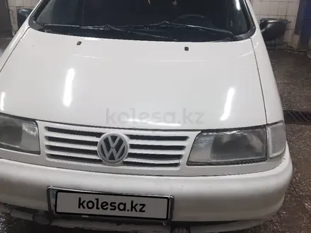 Volkswagen Sharan 1996 года за 1 800 000 тг. в Павлодар – фото 2