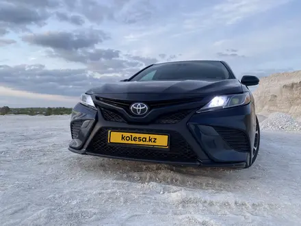 Toyota Camry 2019 года за 13 700 000 тг. в Уральск – фото 4