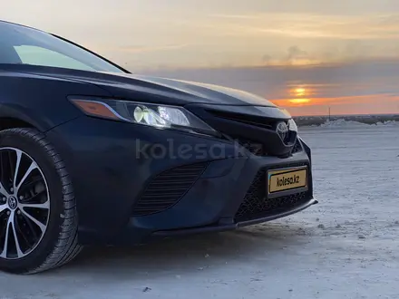 Toyota Camry 2019 года за 13 700 000 тг. в Уральск – фото 5