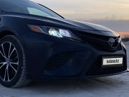 Toyota Camry 2019 года за 13 700 000 тг. в Уральск – фото 7