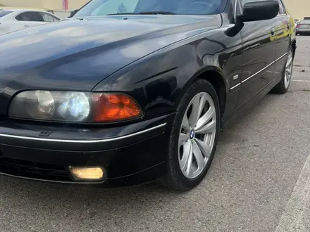 BMW 528 1996 года за 2 950 000 тг. в Алматы