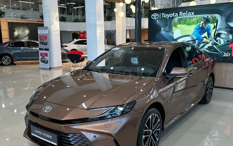 Toyota Camry Luxe eCVT 2025 годаүшін24 190 000 тг. в Алматы