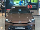 Toyota Camry Luxe eCVT 2025 годаүшін24 190 000 тг. в Алматы – фото 3