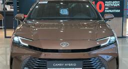 Toyota Camry Luxe eCVT 2025 годаүшін24 190 000 тг. в Алматы – фото 2