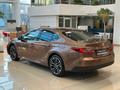 Toyota Camry Luxe eCVT 2025 годаүшін24 190 000 тг. в Алматы – фото 10