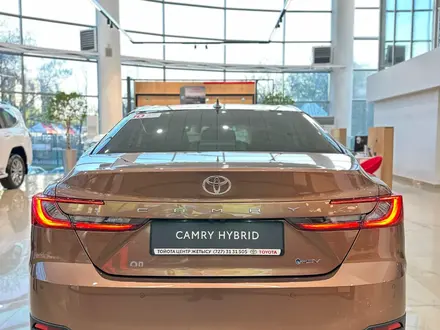 Toyota Camry Luxe eCVT 2025 года за 24 190 000 тг. в Алматы – фото 9
