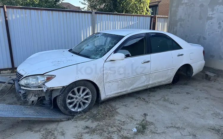 Toyota Camry 2005 года за 2 000 000 тг. в Атырау