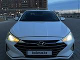 Hyundai Elantra 2019 года за 8 600 000 тг. в Актау – фото 2