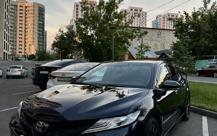 Toyota Camry 2018 года за 12 800 000 тг. в Алматы