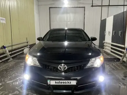 Toyota Camry 2012 года за 8 200 000 тг. в Актобе