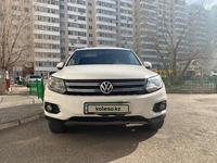 Volkswagen Tiguan 2012 года за 8 300 000 тг. в Астана