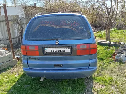 Volkswagen Sharan 1996 года за 1 400 000 тг. в Тараз