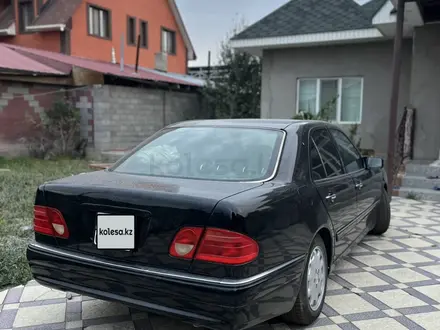 Mercedes-Benz E 320 1997 года за 3 300 000 тг. в Алматы – фото 3