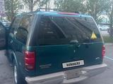 Ford Expedition 1998 года за 3 000 000 тг. в Астана – фото 3