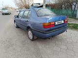 Volkswagen Vento 1994 года за 900 000 тг. в Тараз – фото 2