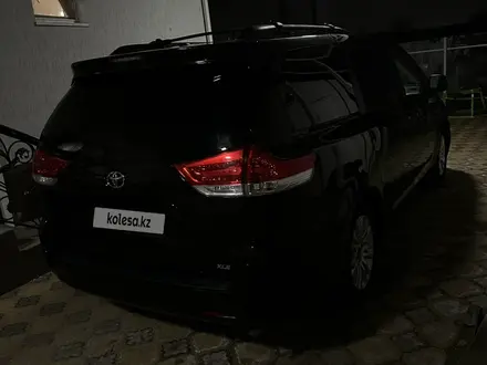 Toyota Sienna 2014 года за 14 500 000 тг. в Атырау – фото 11