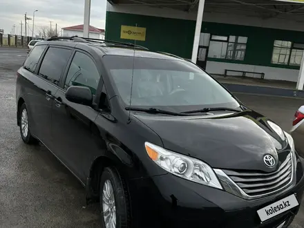 Toyota Sienna 2014 года за 14 500 000 тг. в Атырау – фото 15