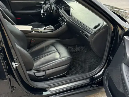 Hyundai Sonata 2019 года за 11 000 000 тг. в Актобе – фото 16