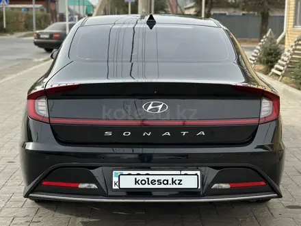 Hyundai Sonata 2019 года за 11 000 000 тг. в Актобе – фото 7