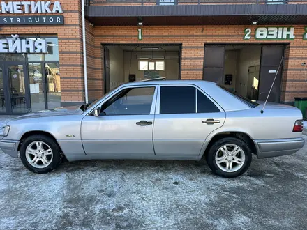 Mercedes-Benz E 200 1993 года за 2 200 000 тг. в Кызылорда – фото 4