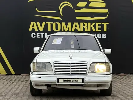 Mercedes-Benz E 220 1993 года за 2 180 000 тг. в Алматы – фото 2