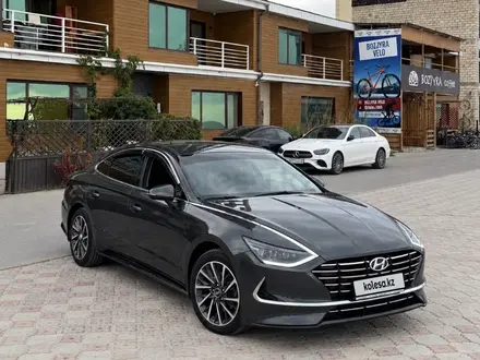 Hyundai Sonata 2021 года за 10 300 000 тг. в Актау – фото 2