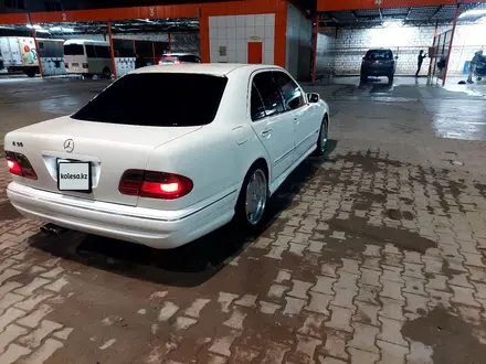 Mercedes-Benz E 320 2001 года за 5 500 000 тг. в Актау – фото 5