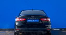 Toyota Camry 2018 года за 12 070 000 тг. в Алматы – фото 4