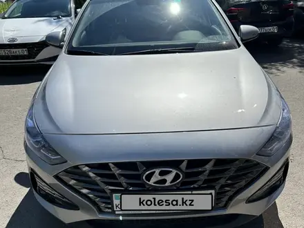 Hyundai i30 2022 года за 8 610 000 тг. в Астана – фото 2