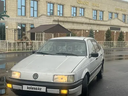 Volkswagen Passat 1988 года за 800 000 тг. в Алматы