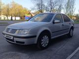 Volkswagen Jetta 2001 года за 2 000 000 тг. в Астана – фото 2
