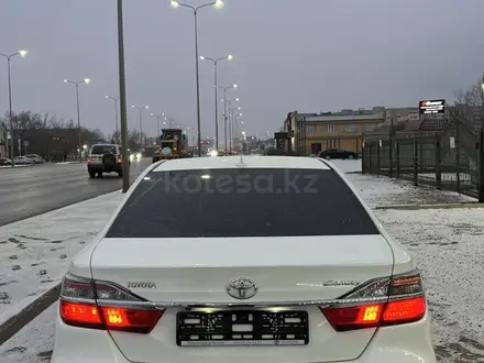 Toyota Camry 2015 года за 10 600 000 тг. в Уральск – фото 5