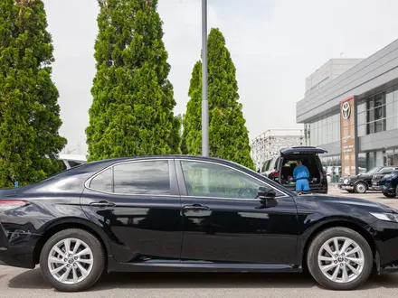 Toyota Camry 2023 года за 14 490 000 тг. в Алматы – фото 8
