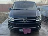 Volkswagen Caravelle 2016 года за 17 000 000 тг. в Усть-Каменогорск