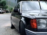 Mercedes-Benz E 200 1990 года за 1 700 000 тг. в Алматы – фото 4