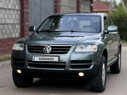 Volkswagen Touareg 2005 года за 5 800 000 тг. в Алматы – фото 2