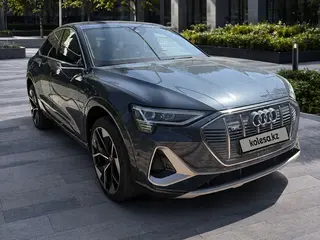 Audi e-tron-sportback, 2020