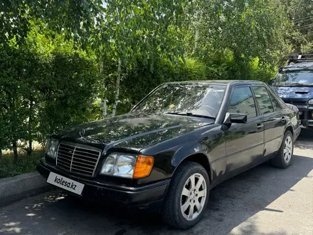 Mercedes-Benz E 280 1995 года за 2 000 000 тг. в Талдыкорган – фото 2