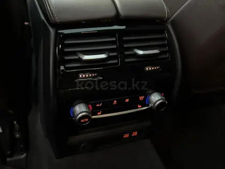 BMW 530 2021 года за 21 200 000 тг. в Алматы – фото 17