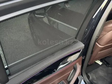 BMW 530 2021 года за 21 200 000 тг. в Алматы – фото 13