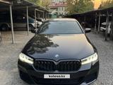 BMW 530 2021 года за 21 200 000 тг. в Алматы – фото 2