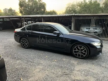 BMW 530 2021 года за 21 200 000 тг. в Алматы – фото 4