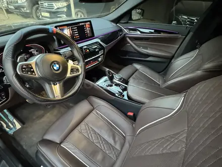 BMW 530 2021 года за 21 200 000 тг. в Алматы – фото 9