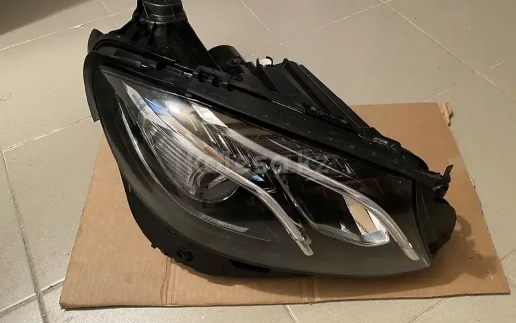 Фара правая Mercedes 213 E213 w213 ledүшін125 000 тг. в Астана